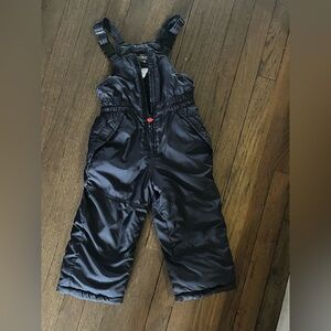 Kids OshKosh Navy Snow Bib Overalls 
Not worn  size 3T